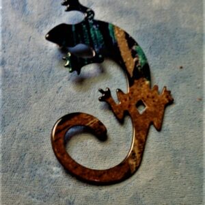 SW enameled metal lizard