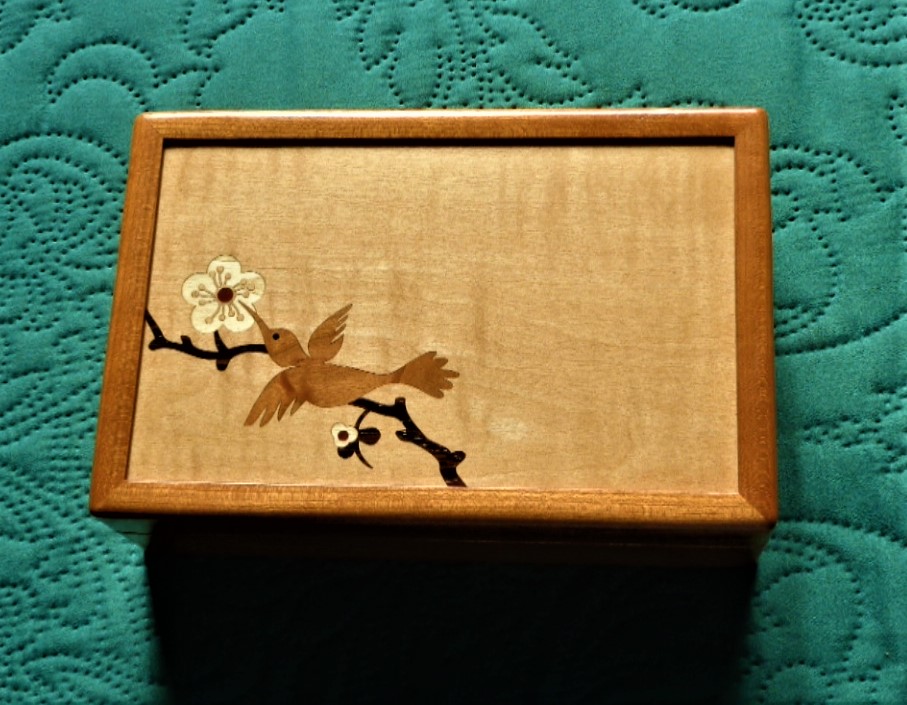 HW jewelry box w/hummingbird
