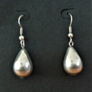 Pear-shaped silver earrings